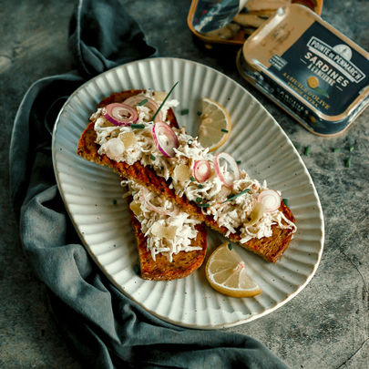 Toast à la remoulade de sardines