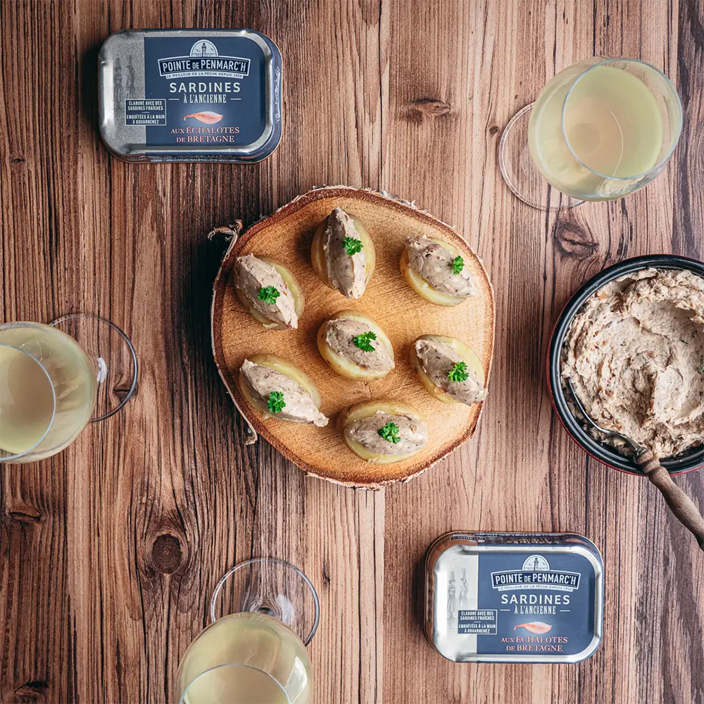 Beurre de sardines et bouchées de pommes de terre au four 
