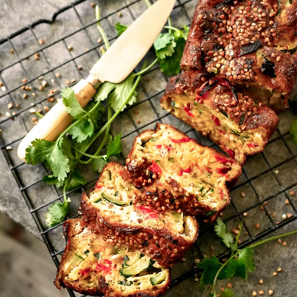 Cake de thon blanc, aux poivrons et courgettes