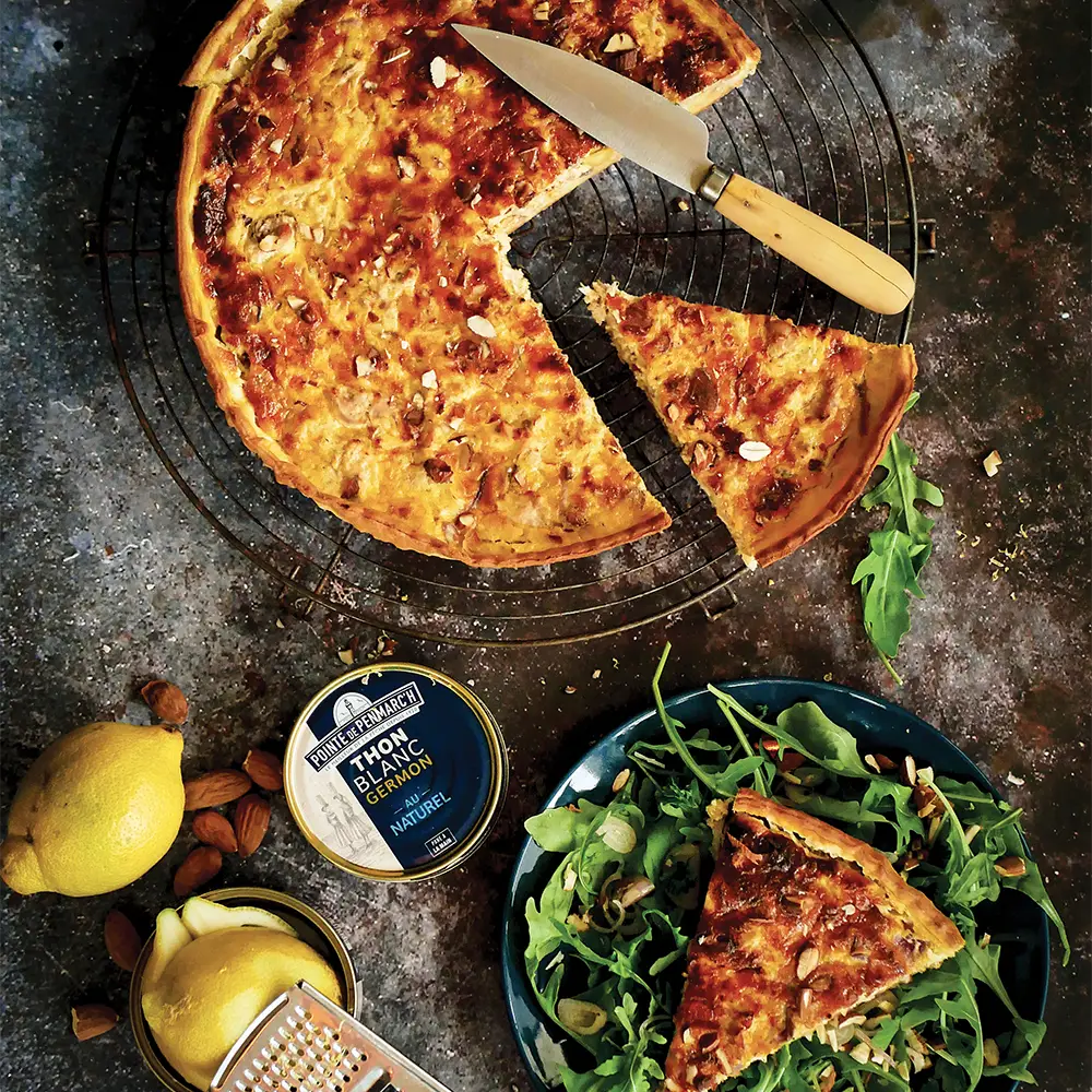 Quiche au thon, amandes et citron